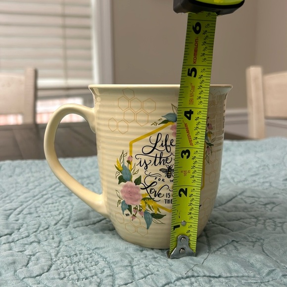 Madison Studio Bumble Bee and Flowers Coffee Cup/Mug. Victor Hugo. - Picture 5 of 7